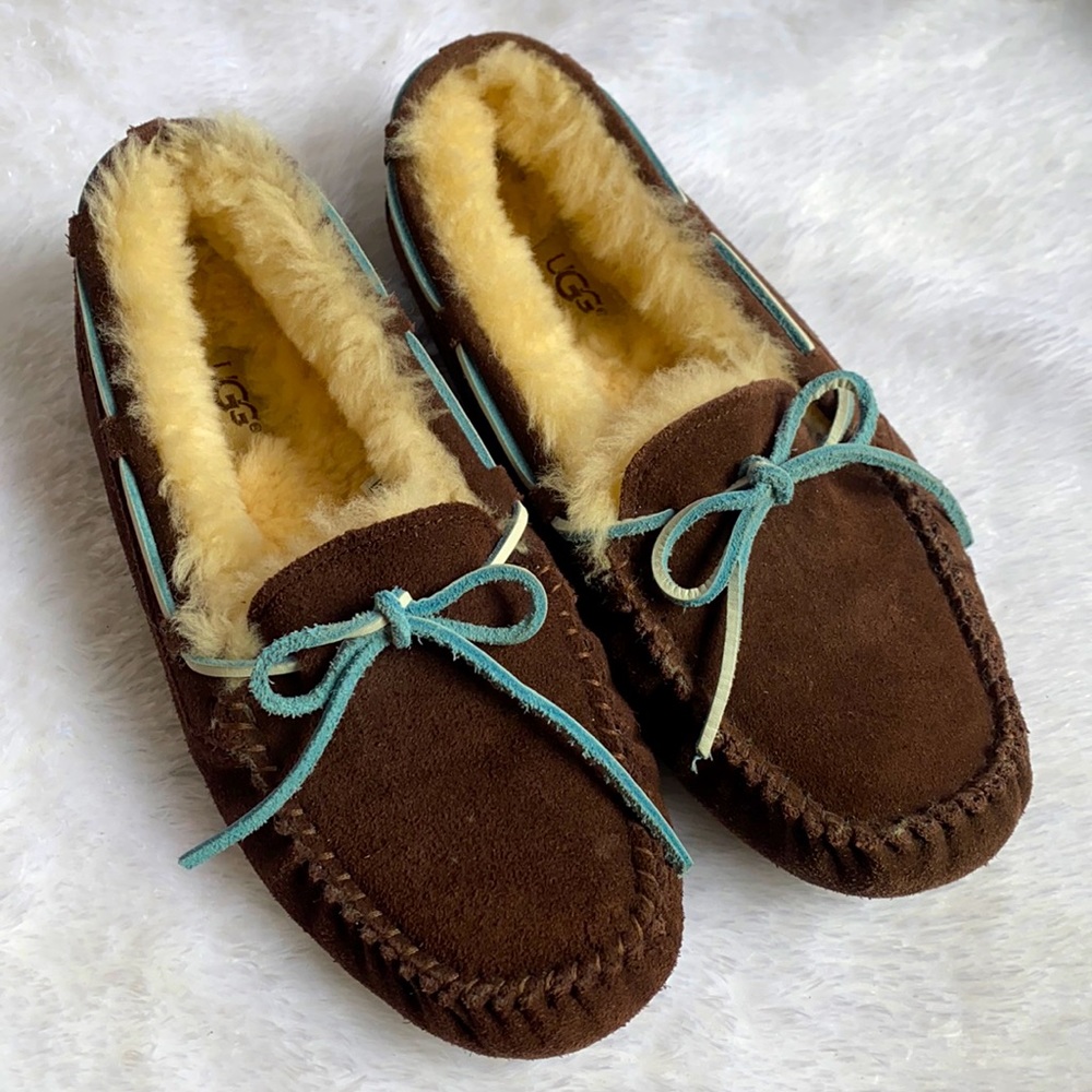 UGG Dakota Moccasin Slippers Fluffy & Fresh Lining